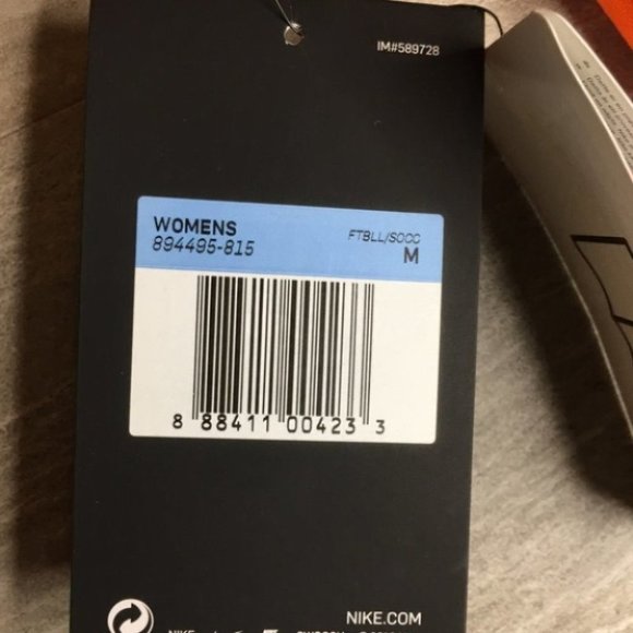 NWT Nike Women's Dri-FIT Tiempo Premier Jersey - Picture 7 of 9